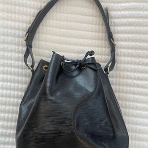 Louis Vuitton Epi Noe Black Leather Bucket Bag